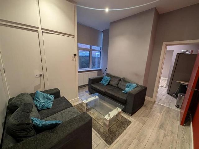 5 bedroom property to rent