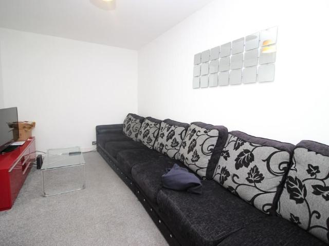 5 bedroom property to rent