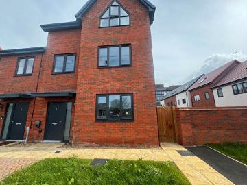 5 Bedroom Property To Rent In Osbourne Gardens, Aylesbury, HP21