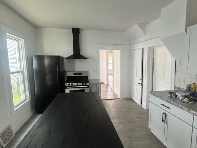 5 bedroom, Rockford IL 61107 104937801