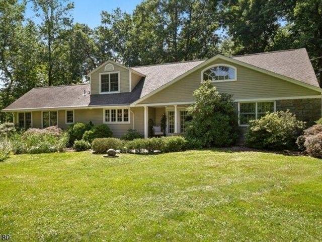 5 bedroom, Randolph NJ 07945 105208182
