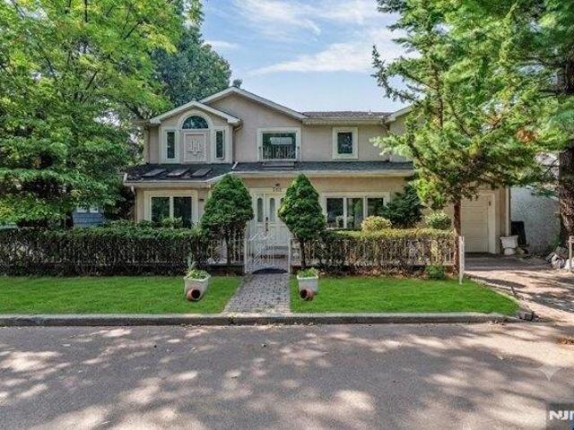 5 bedroom, Ridgefield NJ 07657 105658115
