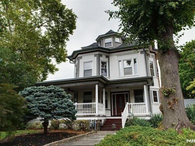 5 bedroom, Ridgefield NJ 07657 105682197