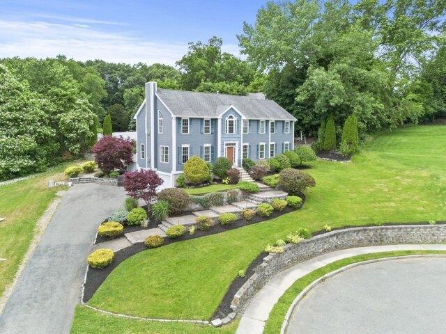 5 bedroom, Woburn MA 01801 105440827