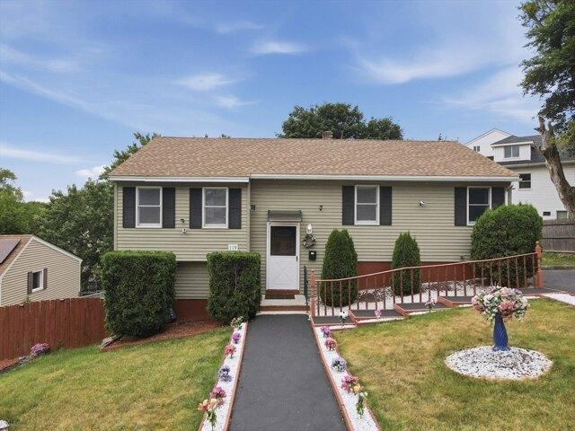 5 bedroom, Worcester MA 01604 104514800