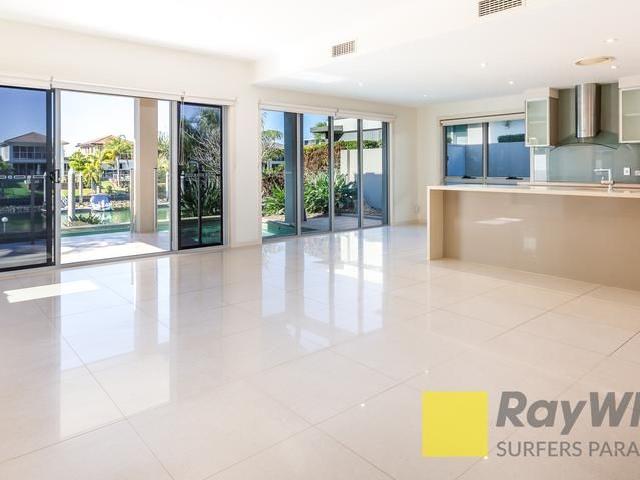 5 BEDROOM WATERFRONT HOME IN THE LAKES ESTATE