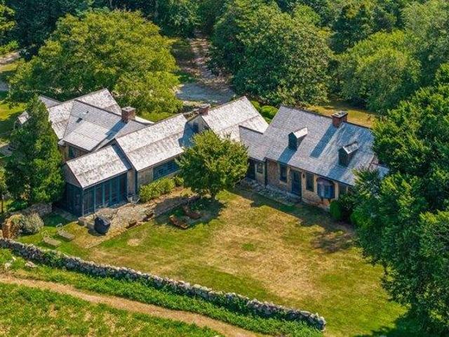 5 bedroom, West Tisbury MA 02575 105512516