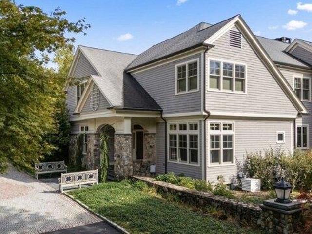 5 bedroom, Westwood MA 02090 105424858