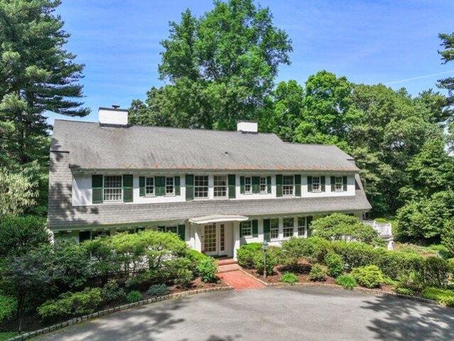 5 bedroom, Westwood MA 02090 106072019