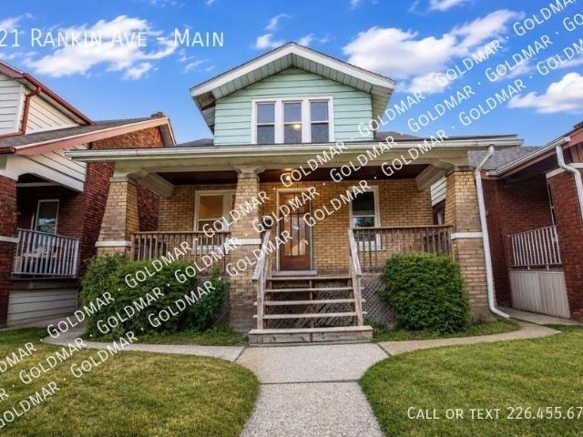 5 bedroom, Windsor ON N9B 2R6 105209500