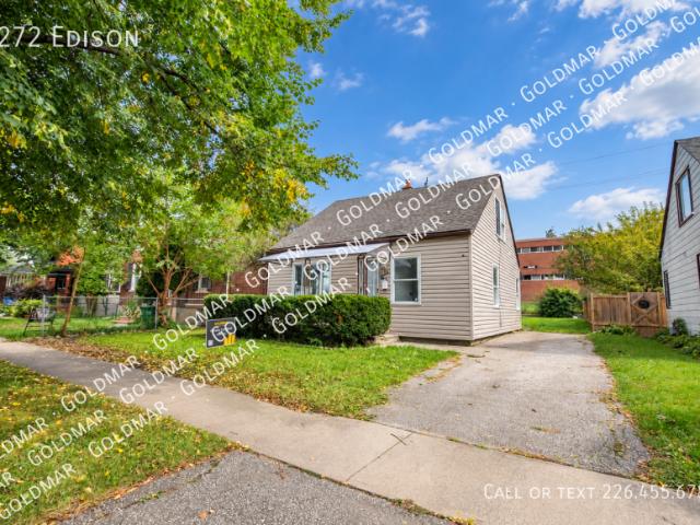 5 bedroom, Windsor ON N9C 1S2 105664072