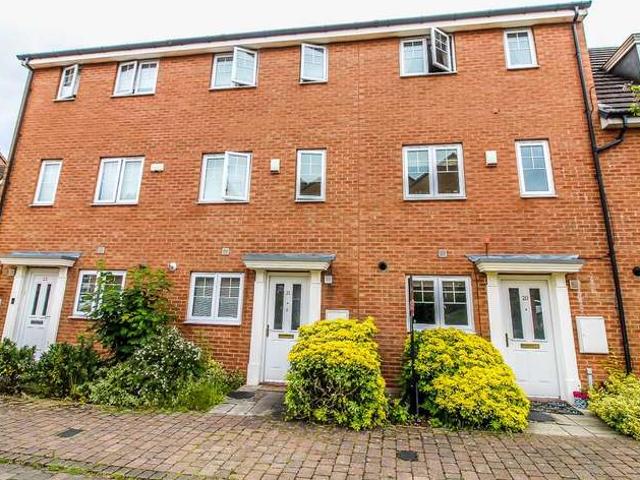 5 Bedroom Town House