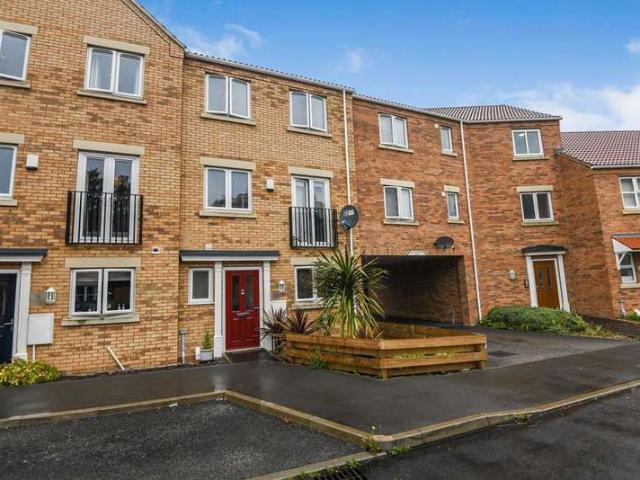 5 Bedroom Town House