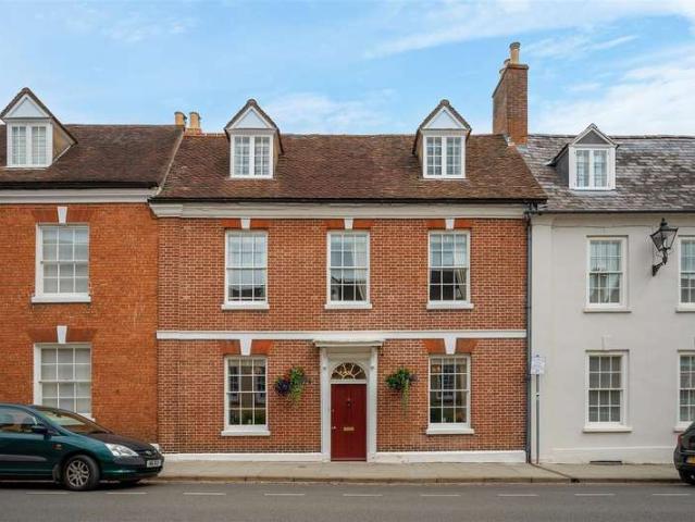 5 Bedroom Town House