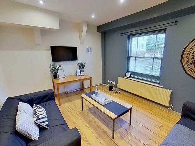 5 Bedroom Town House To Rent In Mansfield Road, Nottingham, NG1