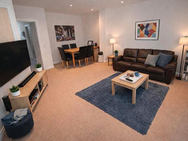 5 Bedroom Town House To Rent In Bed Bath House Near Dmu, Freemans Meadow, Leicester, LE2