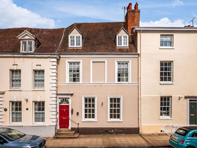 5 Bedroom Town House To Rent In High Street, Warwick, Warwickshire, CV34