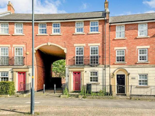 5 Bedroom Town House For Sale In Redhouse