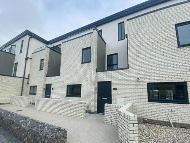 5 Bedroom Town House For Rent In Sandown