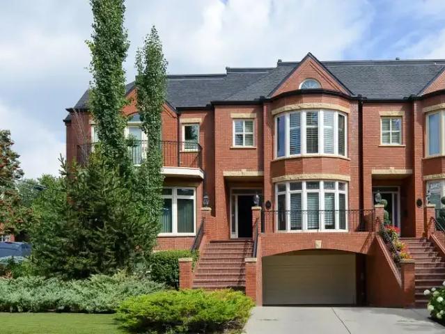 5 Bedroom Townhouse Calgary AB 103611339