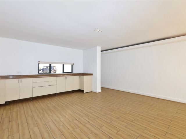 5 Bedroom Townhouse For Sale in Morningside
