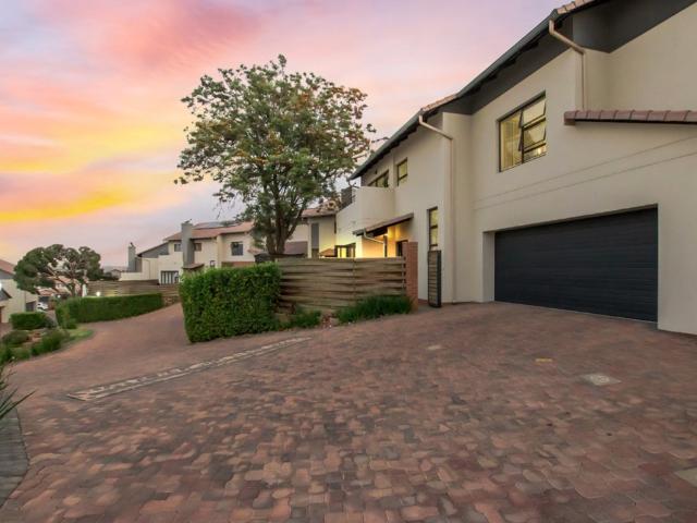 5 Bedroom Townhouse For Sale in Amorosa