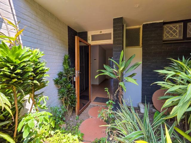 5 Bedroom Townhouse For Sale in Essenwood