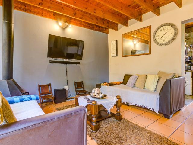 5 Bedroom Townhouse For Sale in Glen Marais