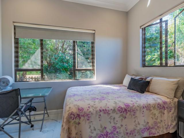 5 Bedroom Townhouse For Sale in La Lucia