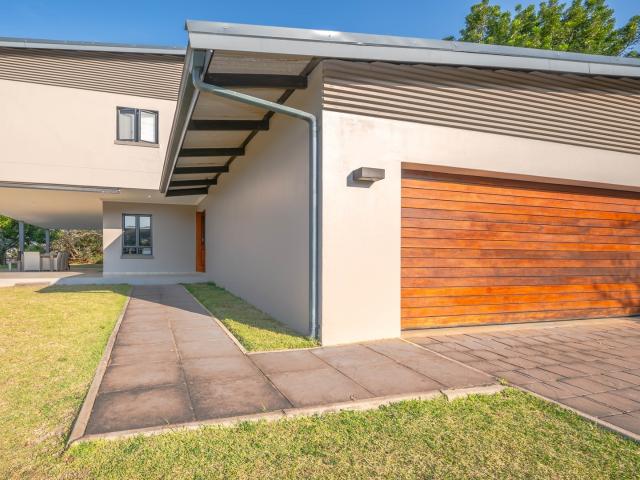5 Bedroom Townhouse For Sale in Simbithi Eco Estate