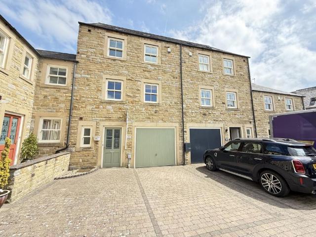 5 bedroom townhouse for sale