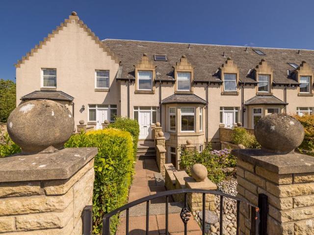 5 bedroom townhouse for sale