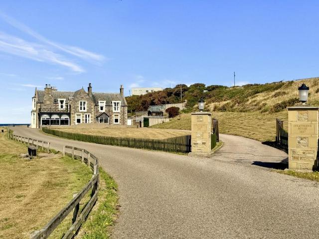 5 bedroom townhouse for sale