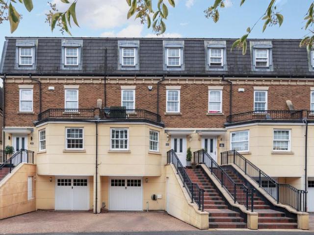 5 bedroom townhouse for sale