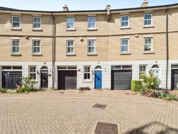 5 bedroom townhouse for sale