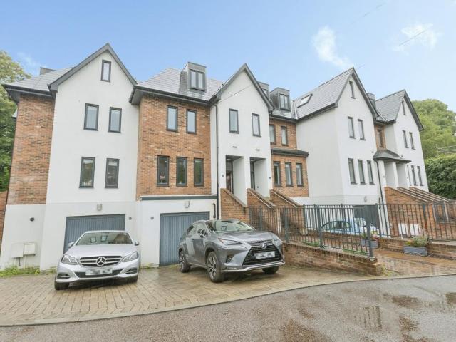 5 bedroom townhouse for sale