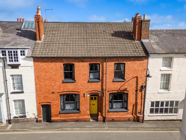 5 bedroom townhouse for sale