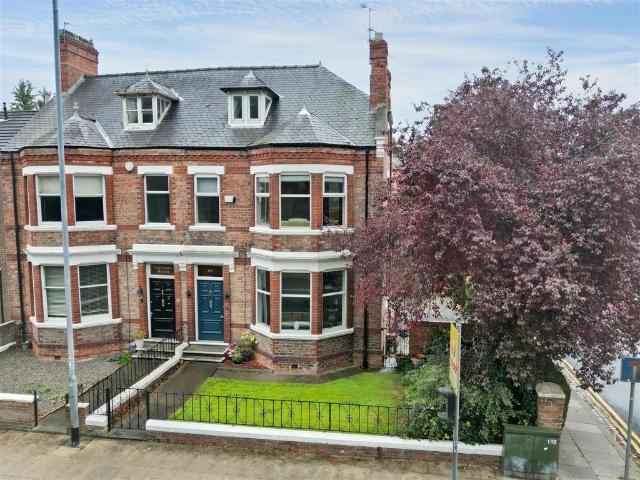 5 bedroom townhouse for sale