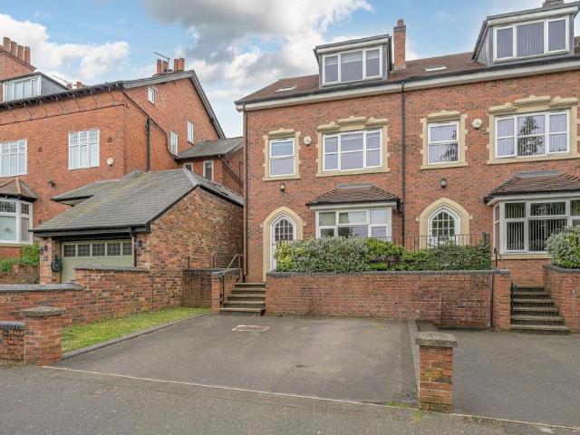 5 bedroom townhouse for sale