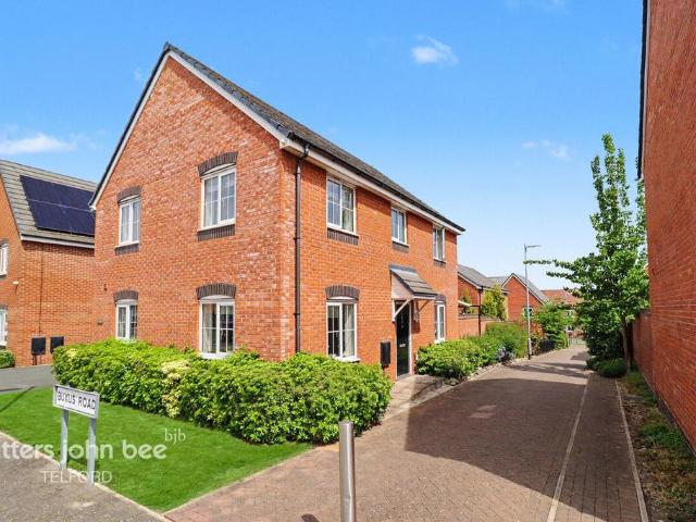 5 bedroom townhouse for sale