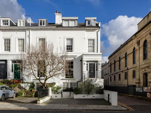 5 bedroom townhouse for sale