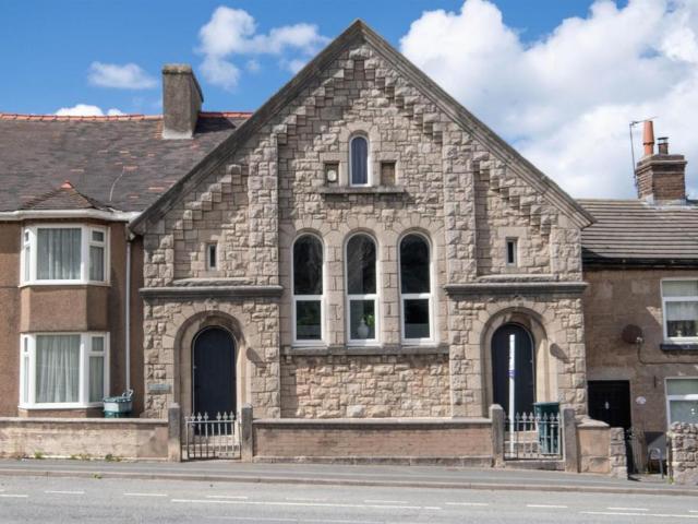 5 bedroom townhouse for sale