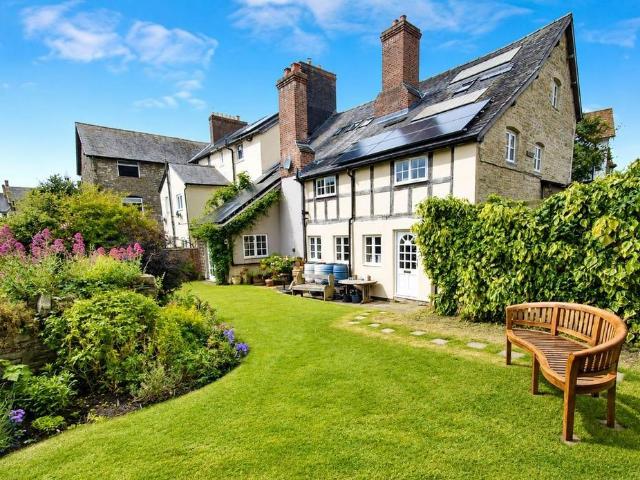 5 bedroom townhouse for sale