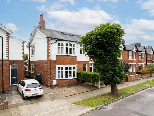 5 bedroom townhouse for sale