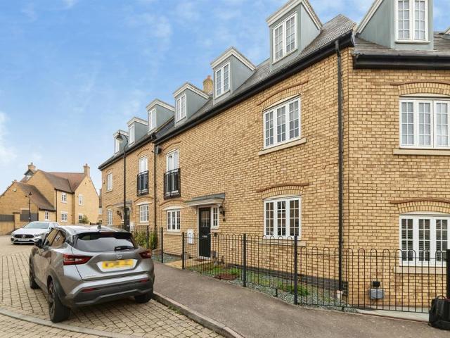 5 bedroom townhouse for sale