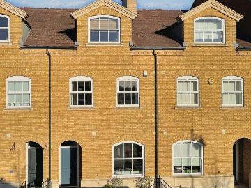5 bedroom townhouse for sale