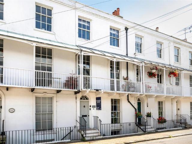 5 bedroom townhouse for sale