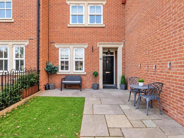 5 bedroom townhouse for sale