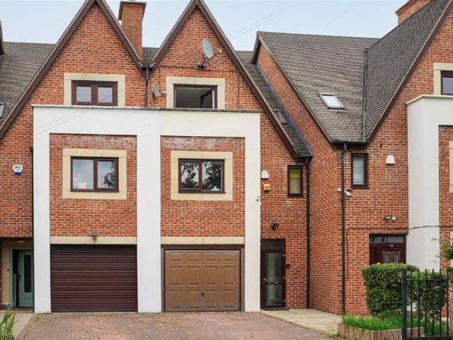 5 bedroom townhouse for sale