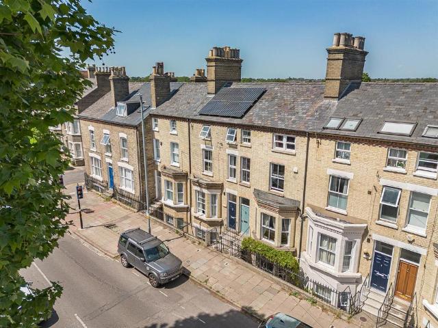5 bedroom townhouse for sale